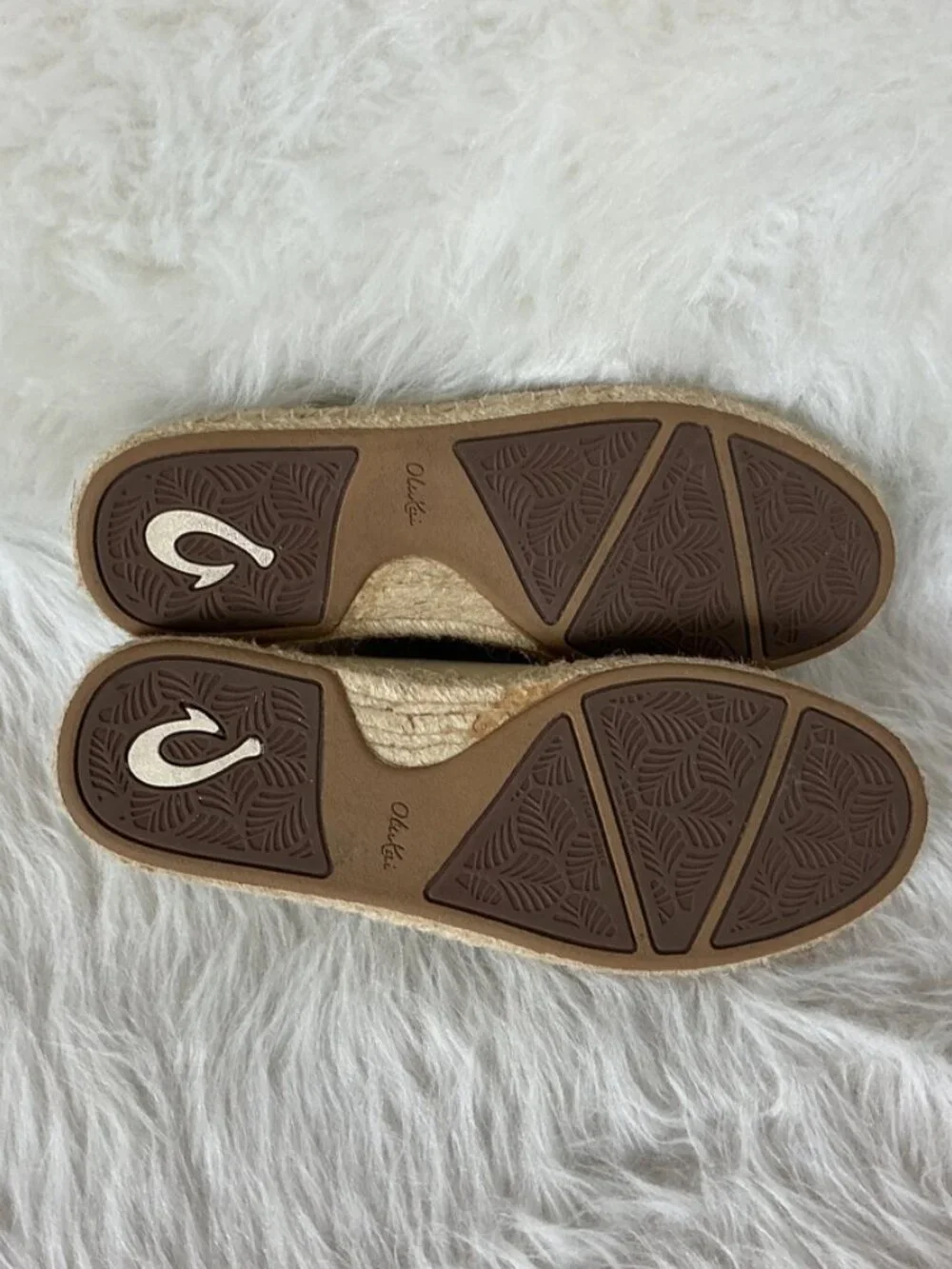Olukai Cream Kaula Pa’a ILI Embroidered Leather Espadrilles Aloha Flats 7.5